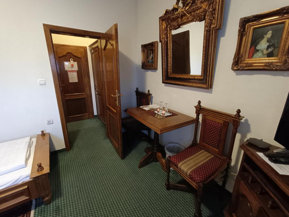 Hotel Razgorsek Веленє Екстер'єр фото