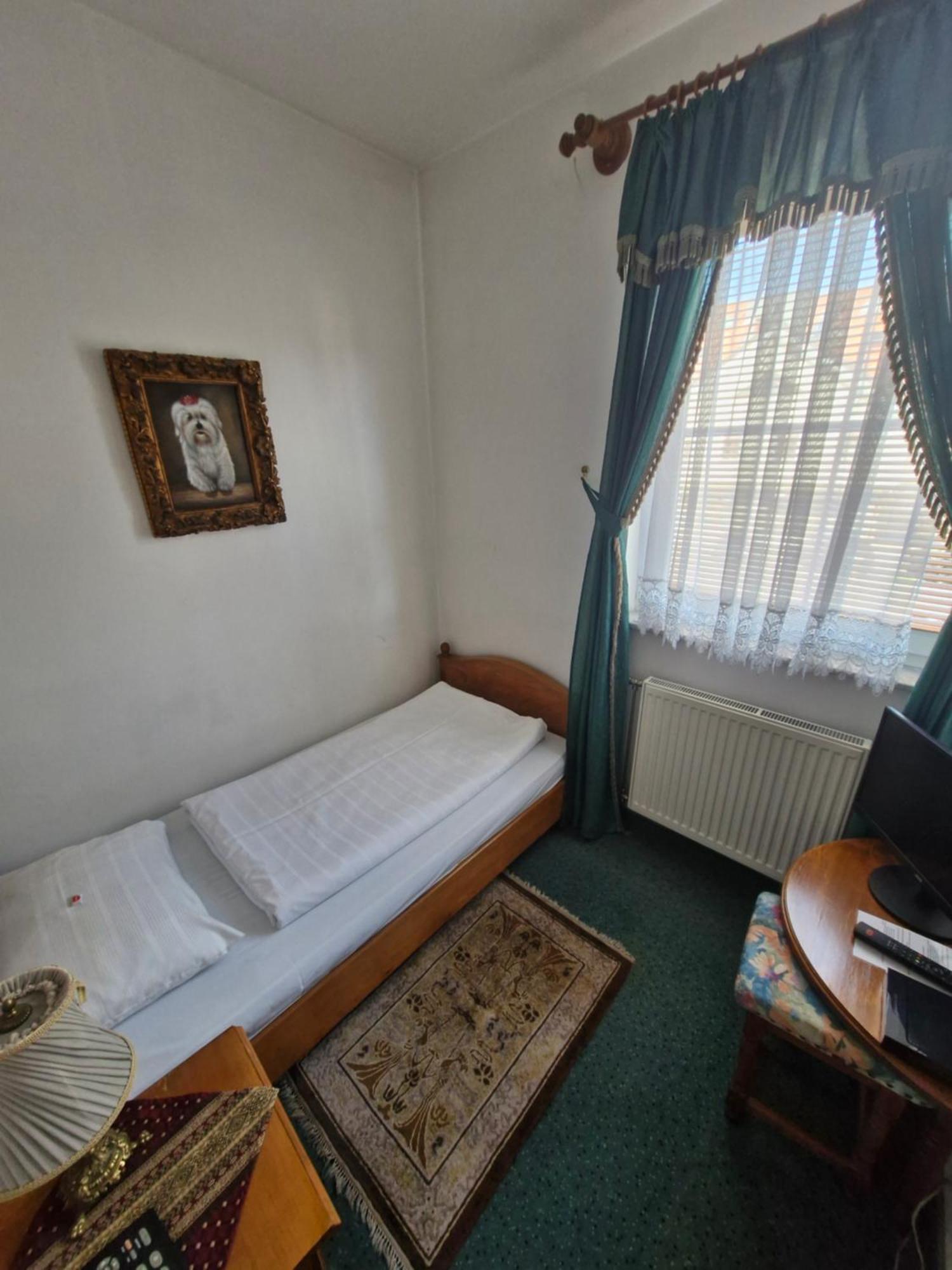Hotel Razgorsek Веленє Екстер'єр фото